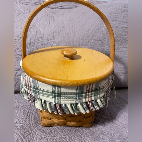Longaberger 7” measuring basket-plastic protector,cloth plaid liner,& wooden lid - Picture 3 of 5